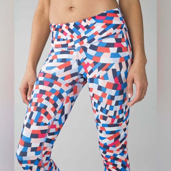 Lululemon | Wunder Under Crop III Capoeira Multi Abstract Design 6 - Picture 3 of 10